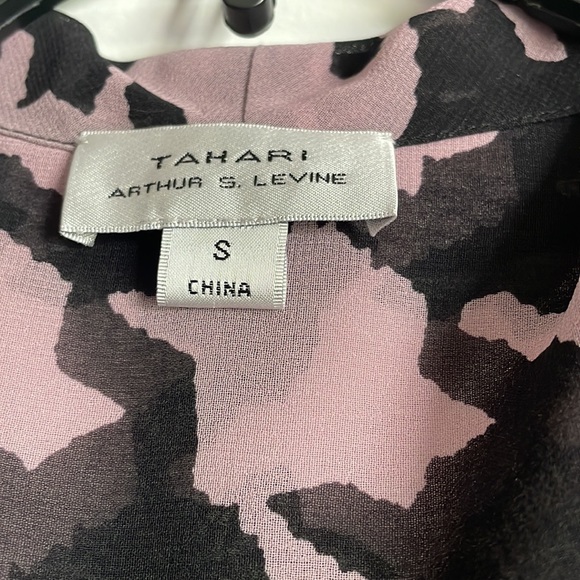 Sleeveless tahari blouse - Picture 2 of 4